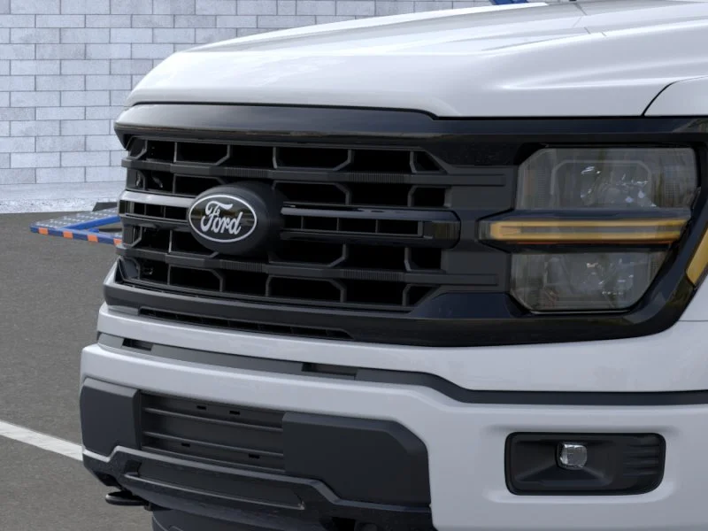 New 2026 Oxford White Ford XLT image 17