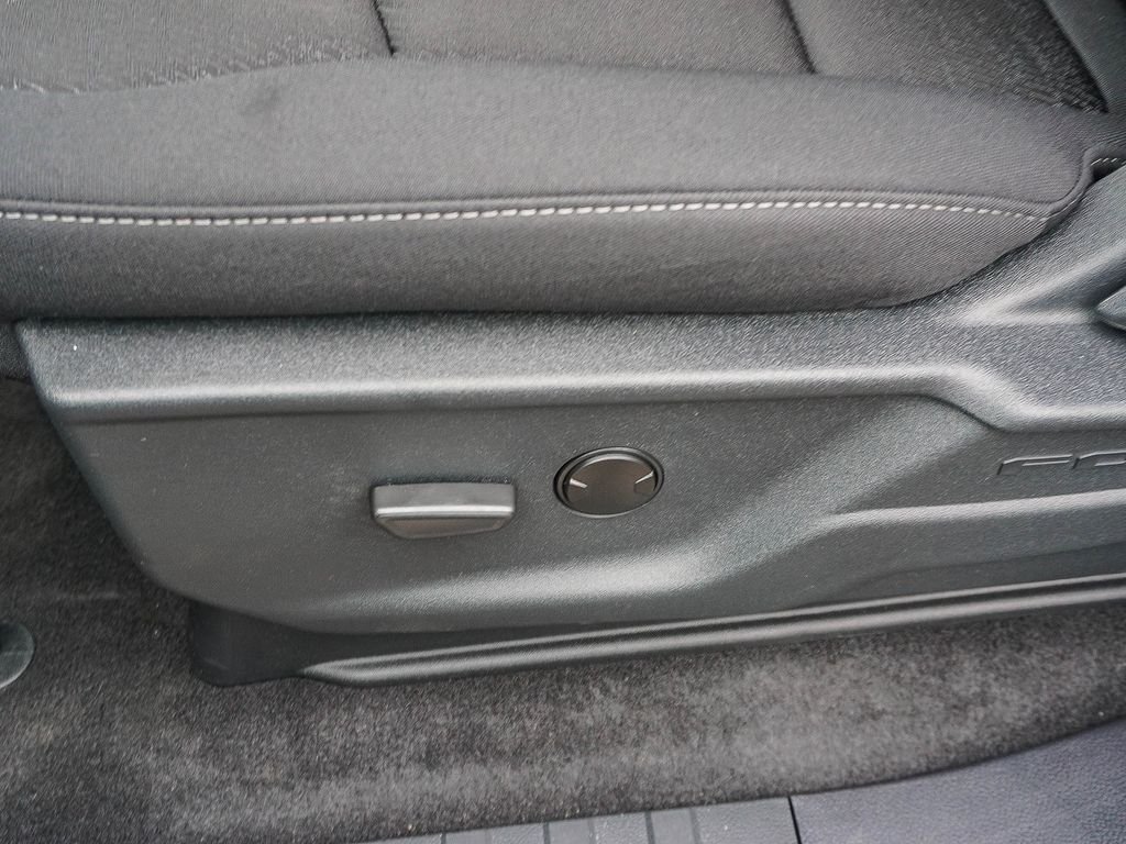 New 2026 Carbonized Gray Metallic Ford XLT image 19