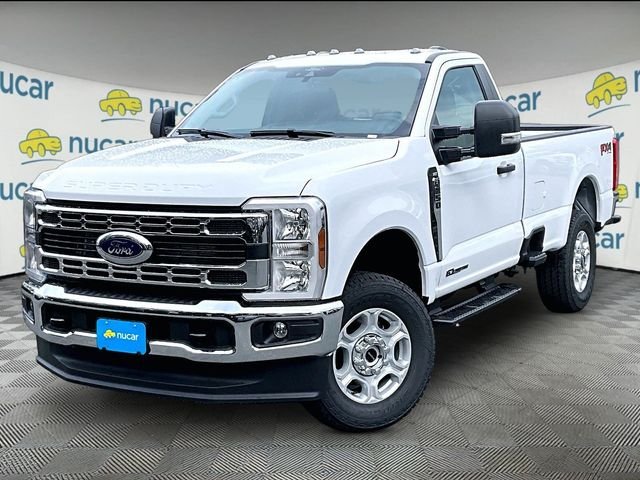 New 2026 White Ford XLT image 2