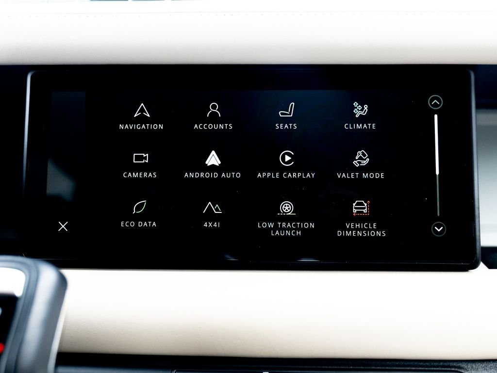 Used 2024 Green Land Rover X-Dynamic SE image 25