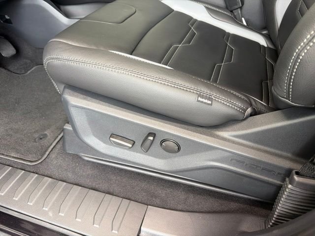 New 2026 Agate Black Metallic Ford XLT image 18