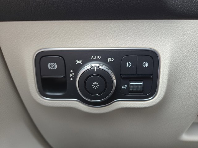 New 2026 Starling Blue Metallic Mercedes-Benz GLB250 image 20