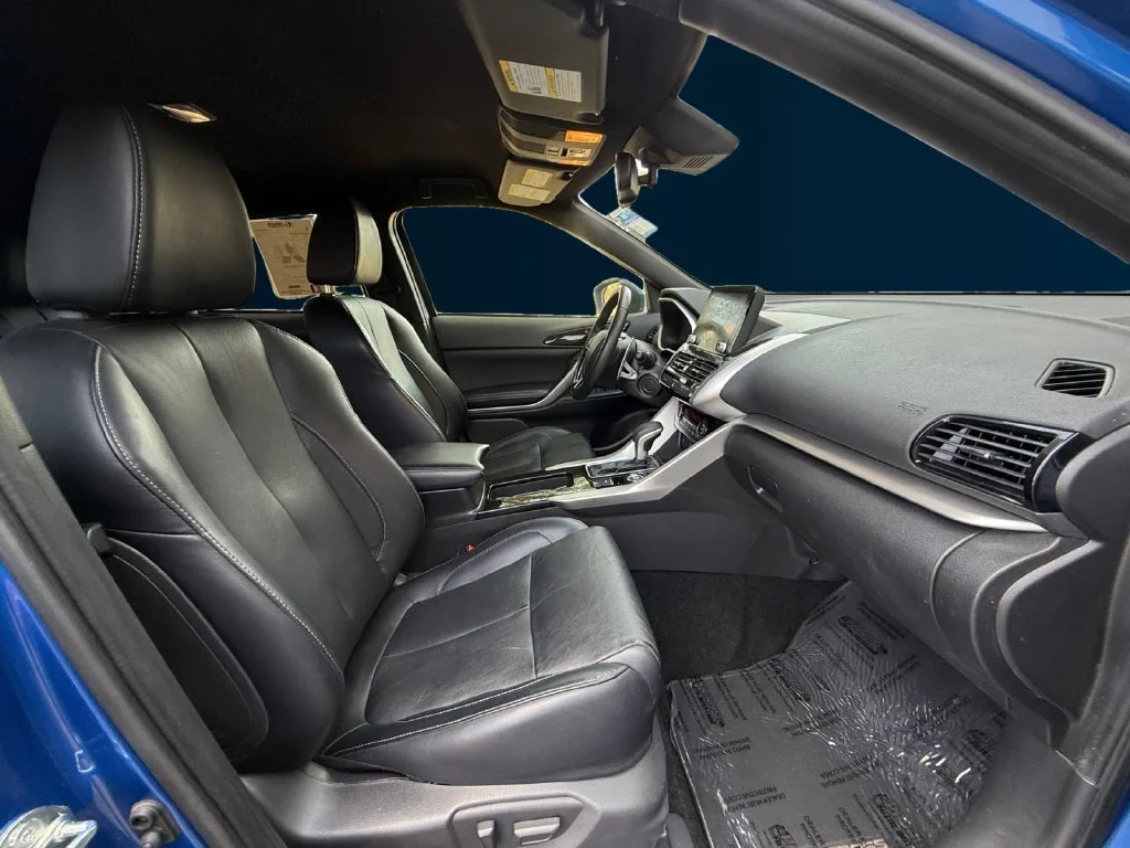 Used 2024  Mitsubishi SE image 17