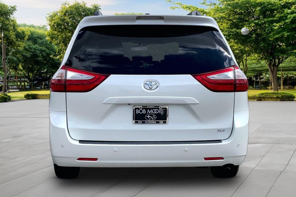 Used 2015 White Toyota XLE Premium image 5