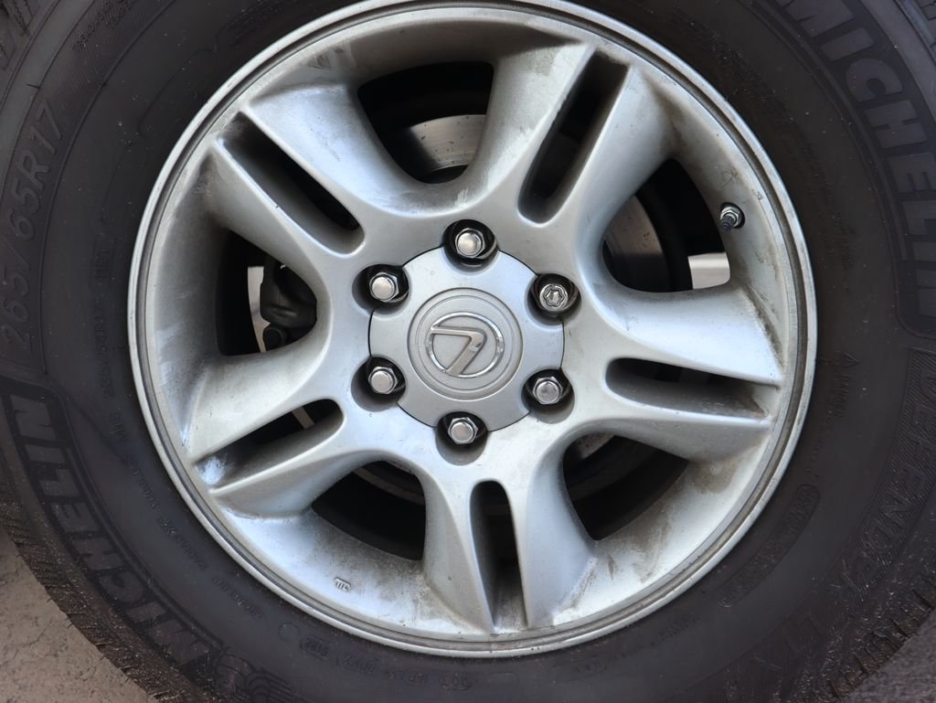 Used 2006 Titanium Metallic Lexus 470 image 16