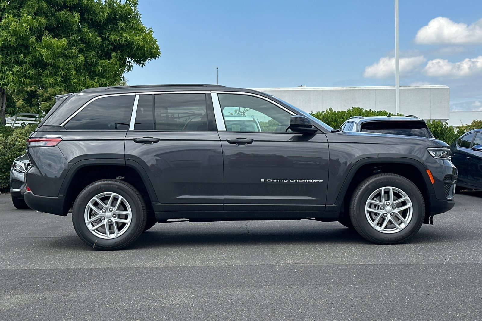 New 2026 Baltic Gray Metallic Clearcoat Jeep Laredo image 3