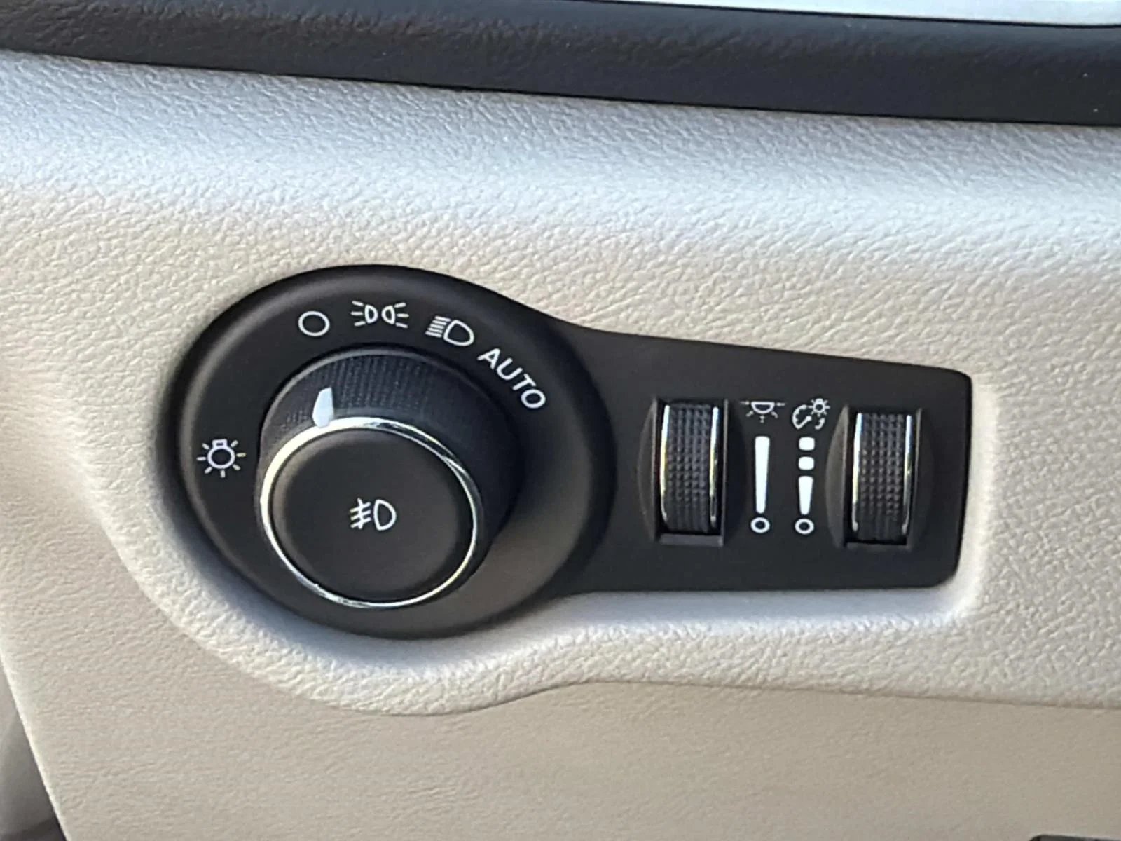 2023 Chrysler Pacifica Touring L - Photo 15