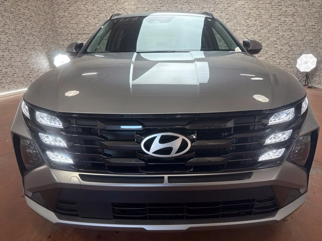 New 2026 Shimmering Silver Hyundai SEL image 2