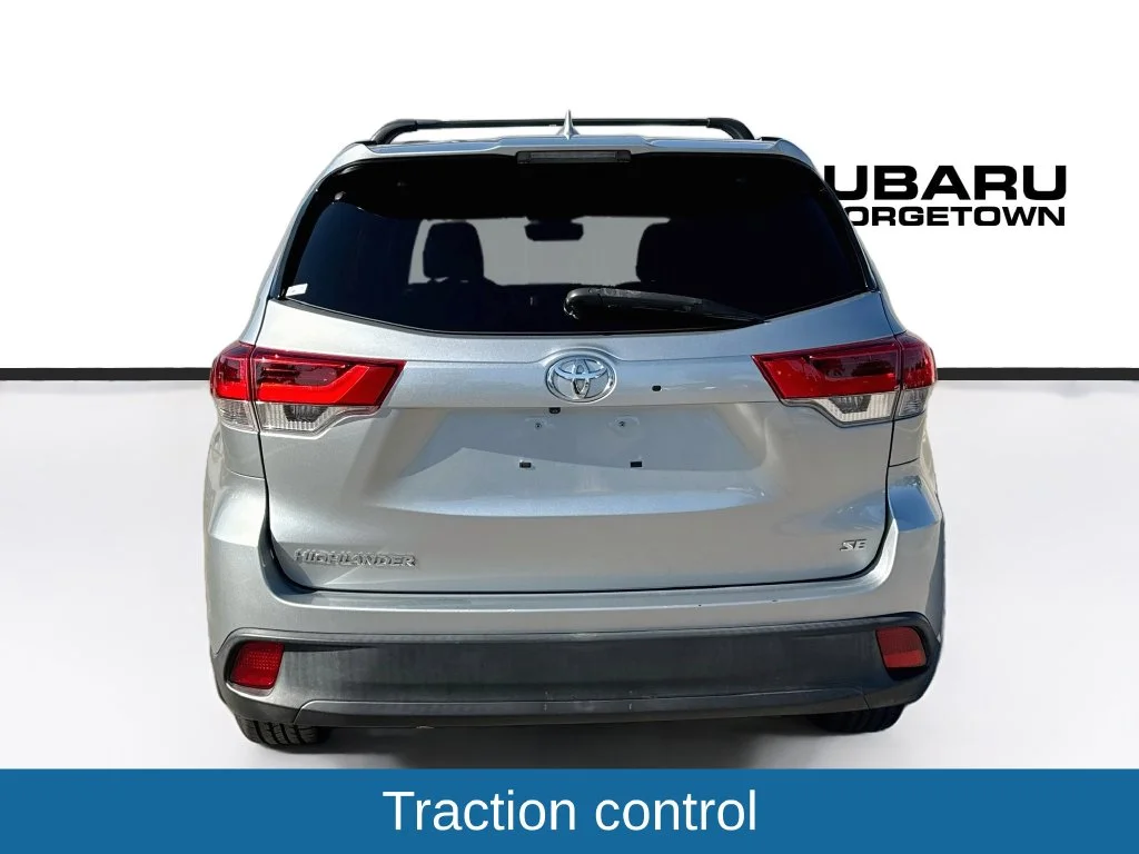 Used 2018 Silver Toyota SE image 6