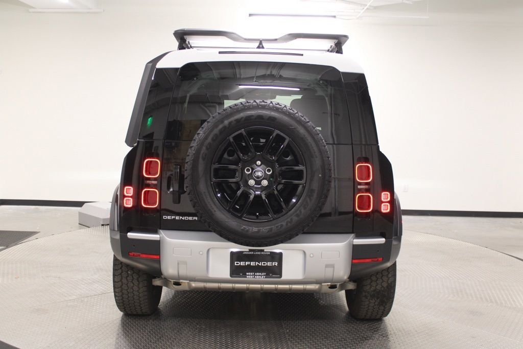 Used 2025 Black Land Rover S image 7