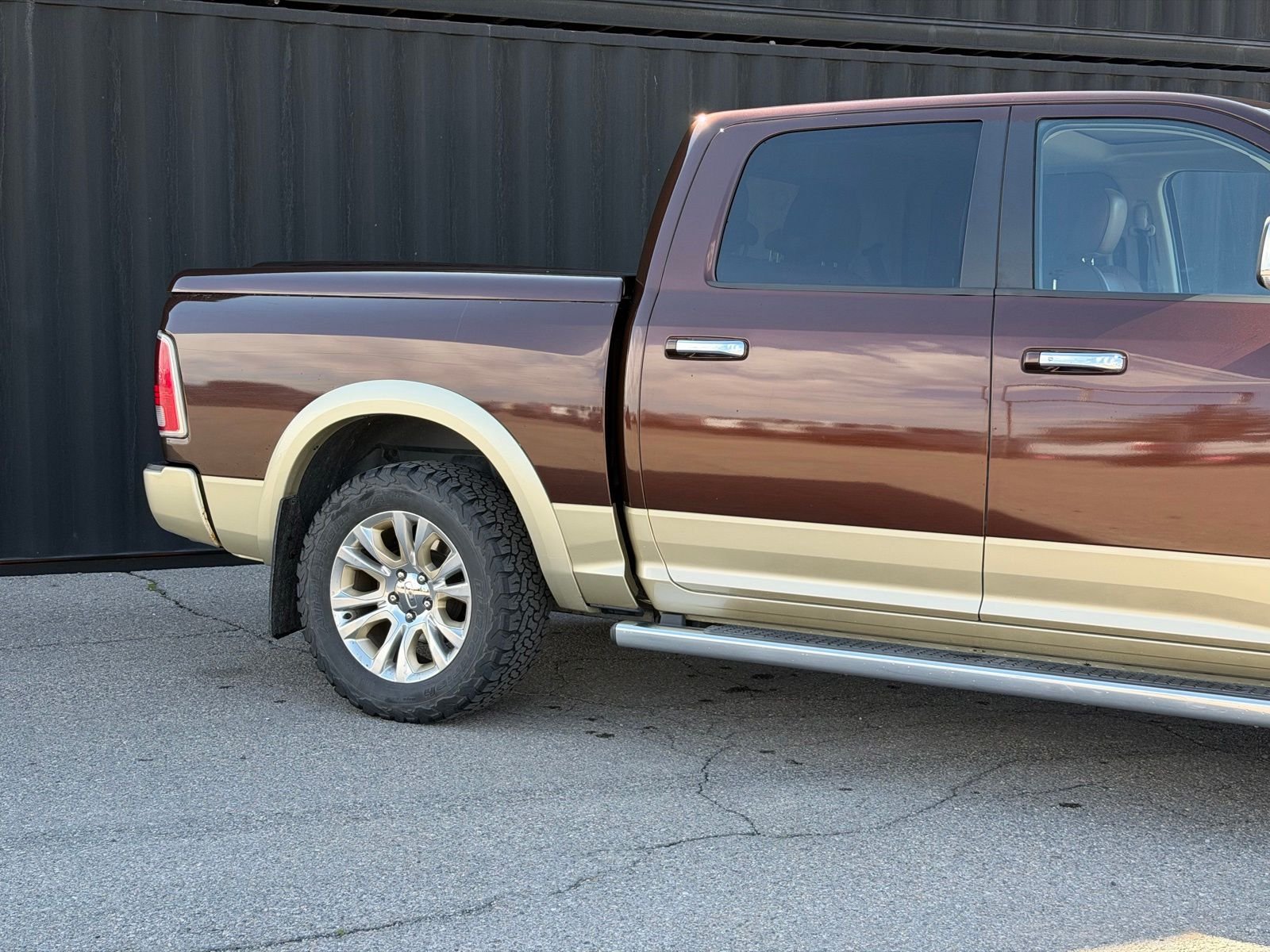 View vehicle photo 5