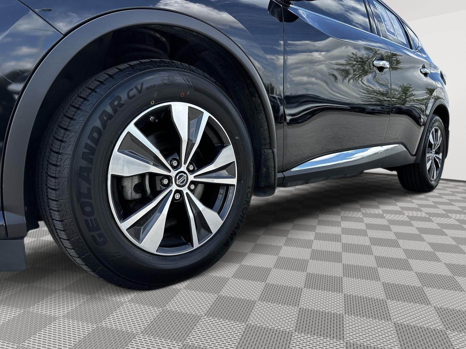 Used 2019 Magnetic Black Pearl Nissan S image 6