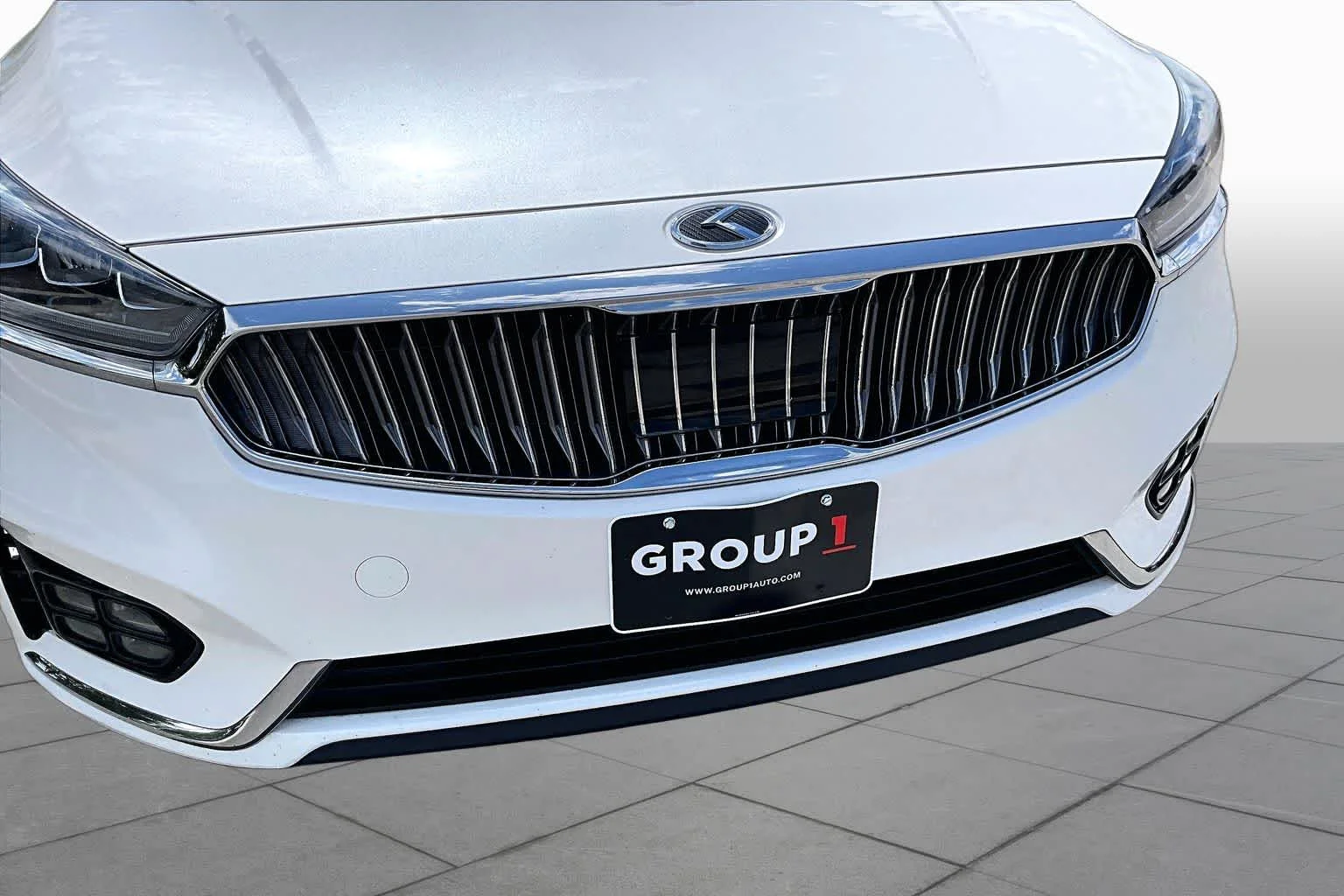 Used 2019 Snow White Pearl Kia Technology image 47