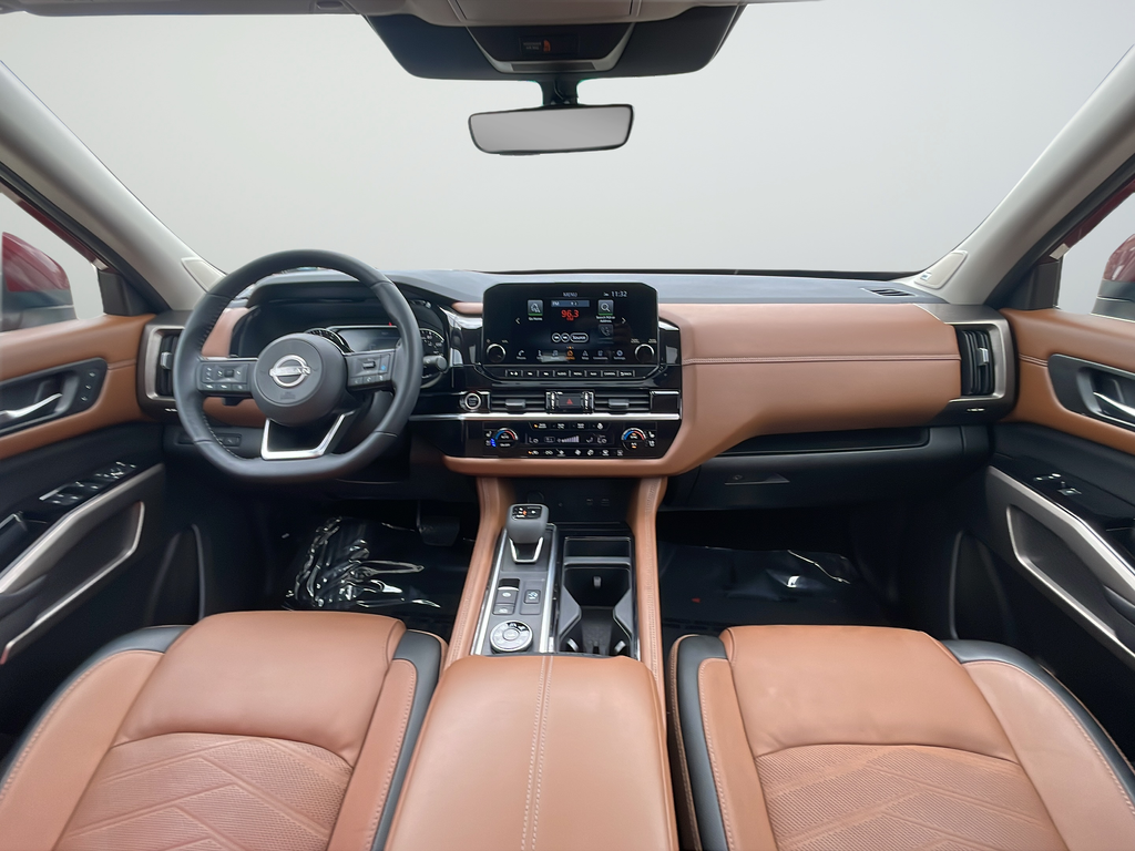 Used 2023 Red Nissan Platinum image 12