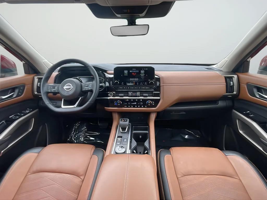 Used 2023 Red Nissan Platinum image 12