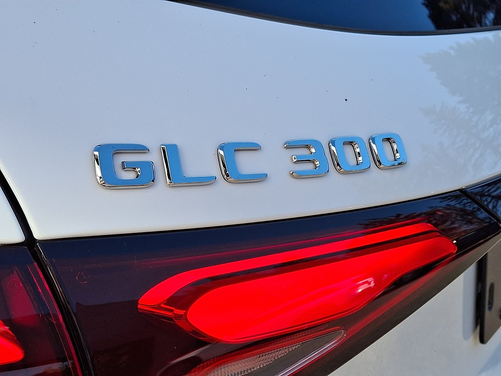 New 2027 Polar White Mercedes-Benz GLC 300 image 42