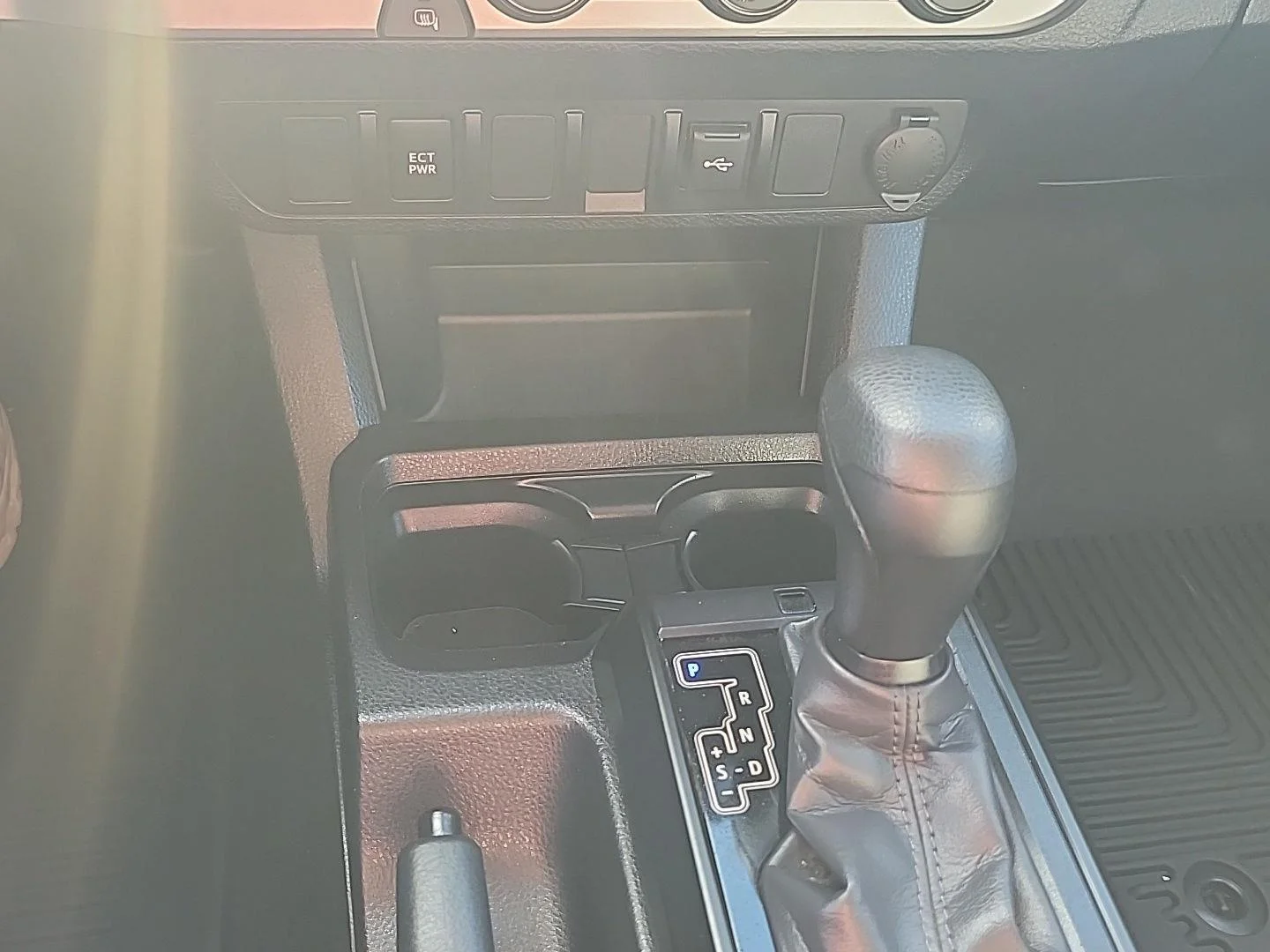 Used 2023 Ice Cap Toyota SR image 6