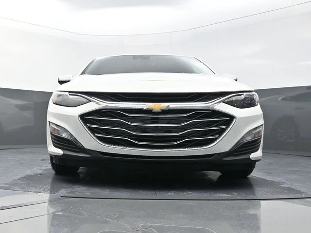 Used 2024 White Chevrolet LT image 32