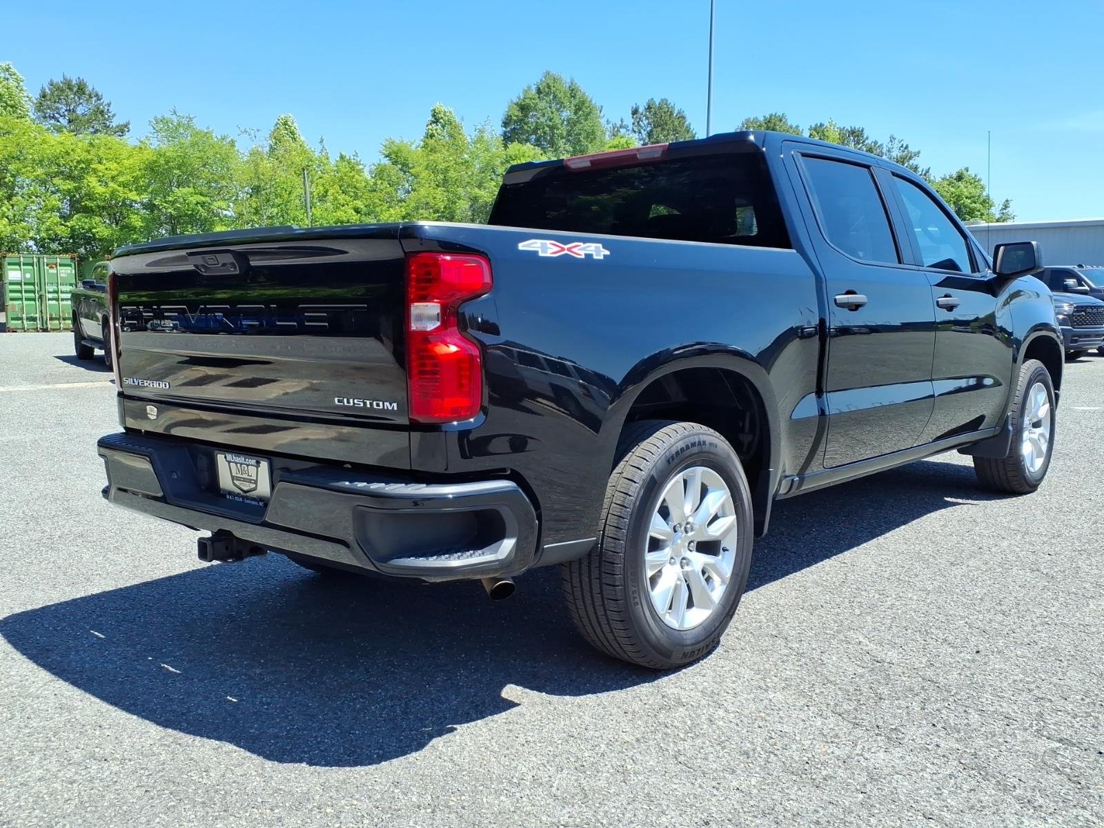 Used 2023 Black Chevrolet Custom image 23