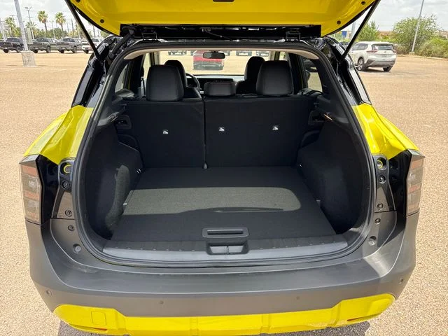 New 2026 Yuzu Yellow Metallic / Super Black Two-tone Nissan SR image 18