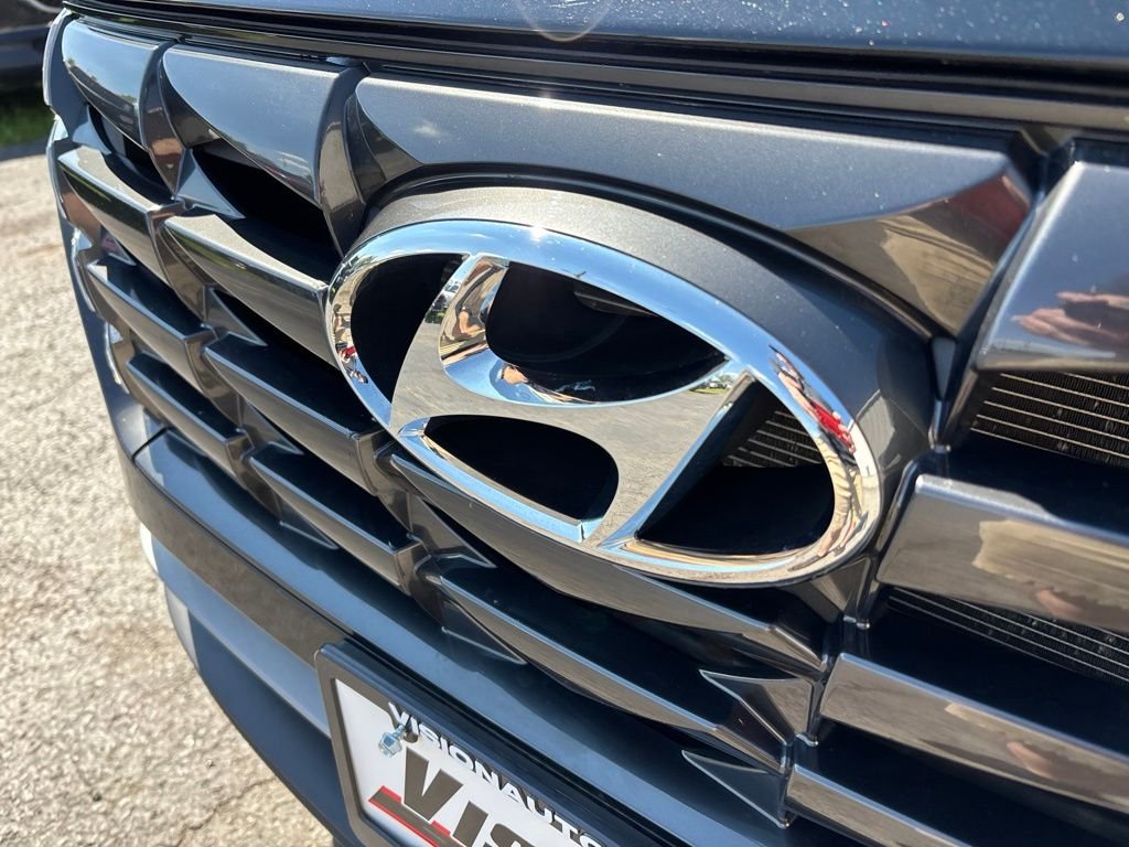 Used 2022 Black Hyundai SEL image 9