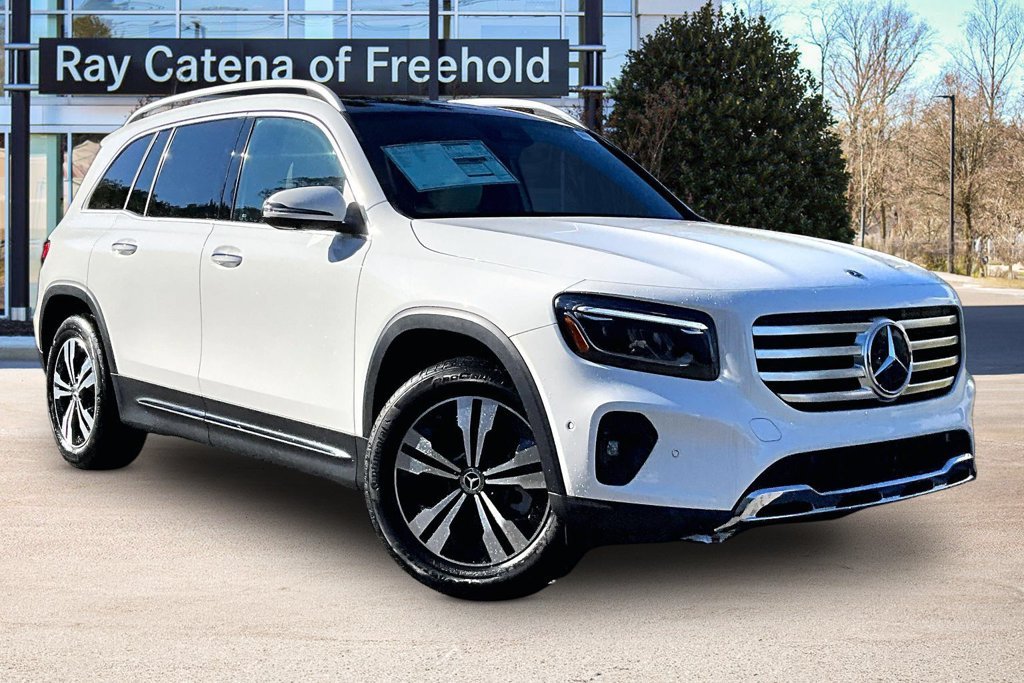 New 2026 Polar White Mercedes-Benz GLB 250 image 2