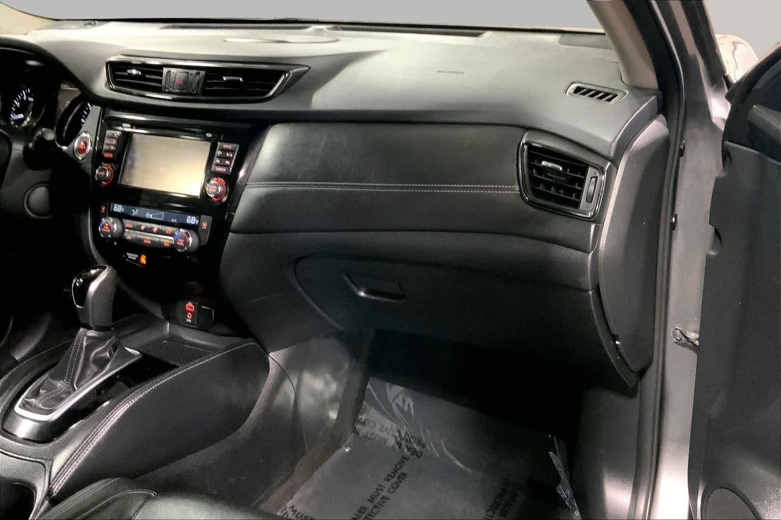 Used 2017 Gun Metallic Nissan SL image 19