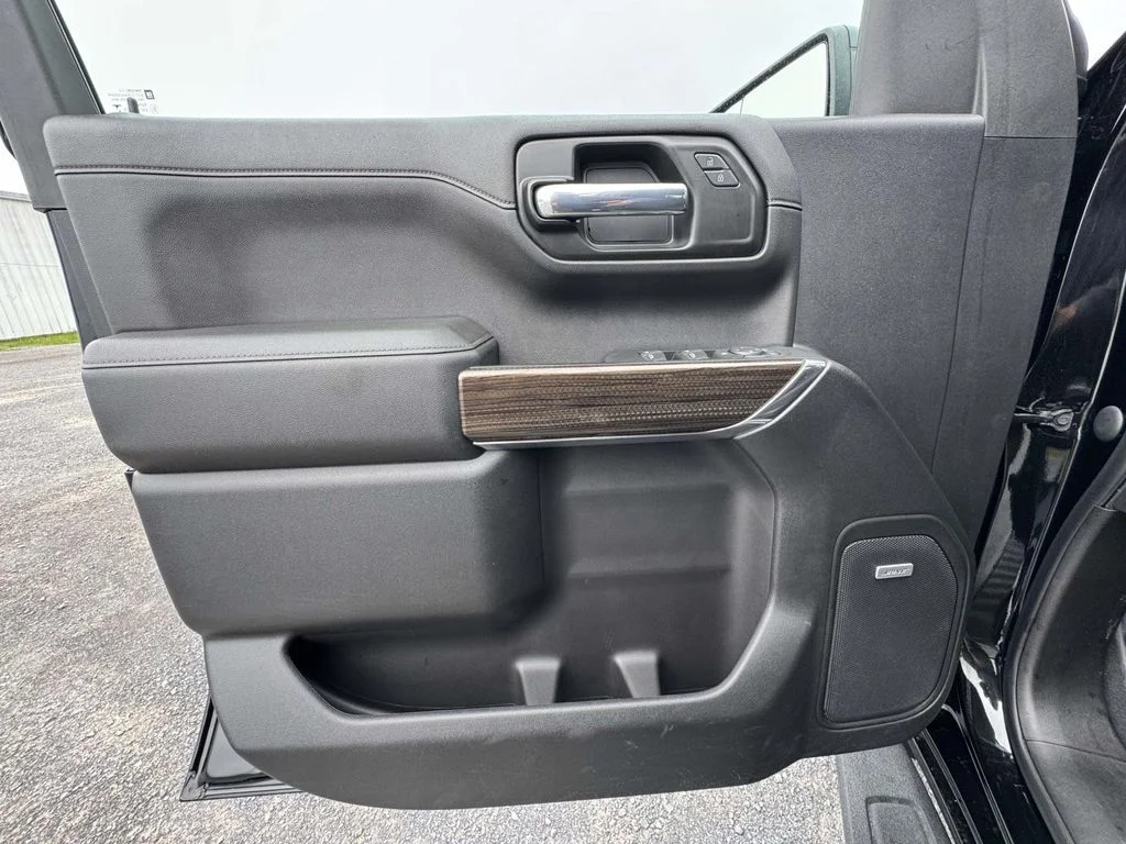 Used 2022 Black Chevrolet RST image 25
