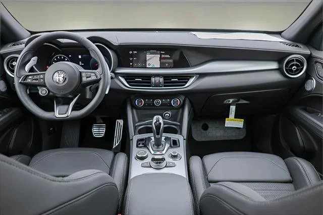 2025 Alfa Romeo Stelvio Base - Photo 9