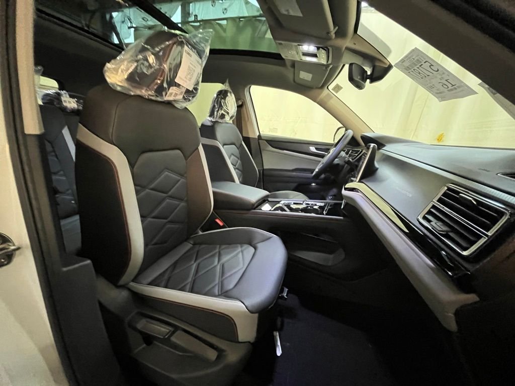 New 2026 White/off-white Volkswagen 2.0T Peak Edition image 12