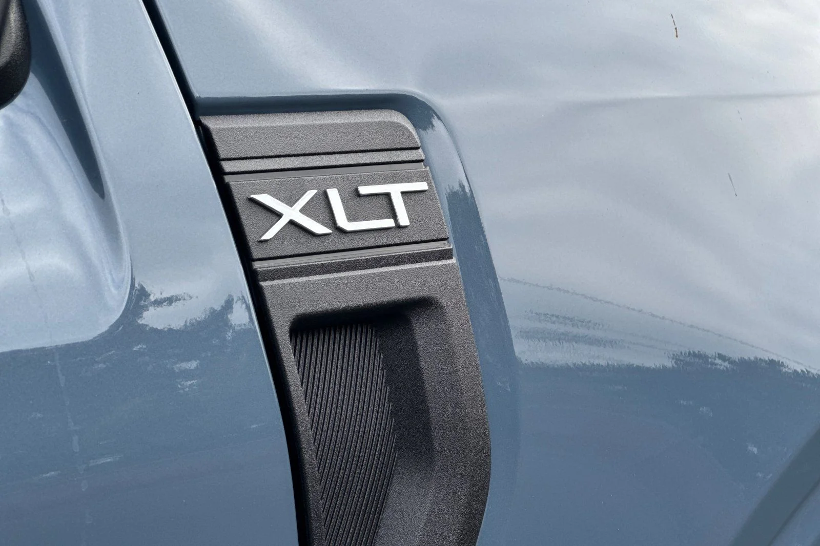 New 2026 Azure Gray Metallic Tri-Coat Ford XLT image 30