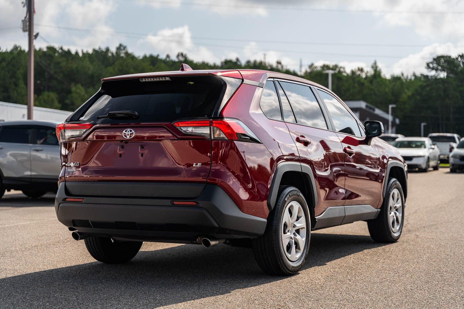 2023 Toyota RAV4 LE - Photo 7