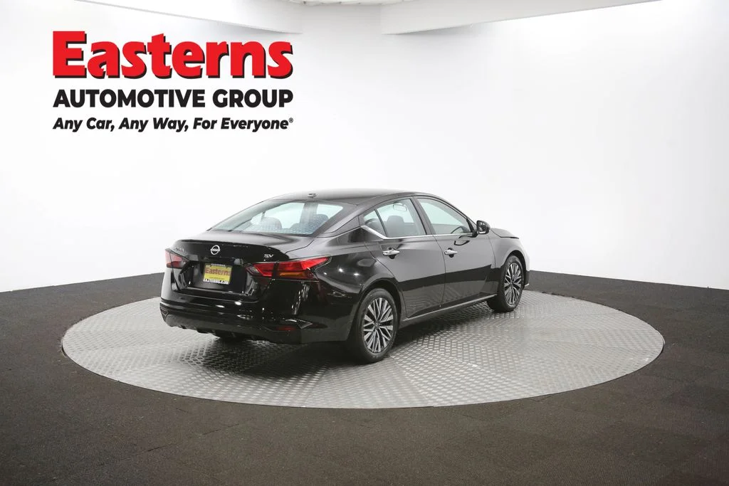 Used 2024 Black Nissan 2.5 SV image 37