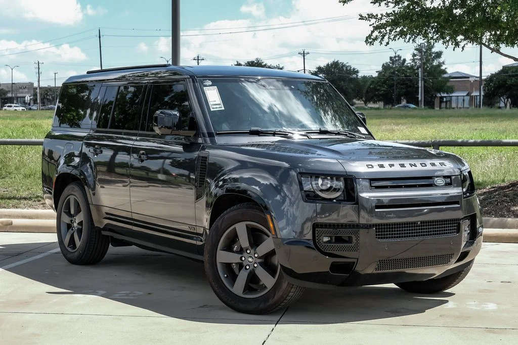 2025 Land Rover Defender V8 - Photo 6