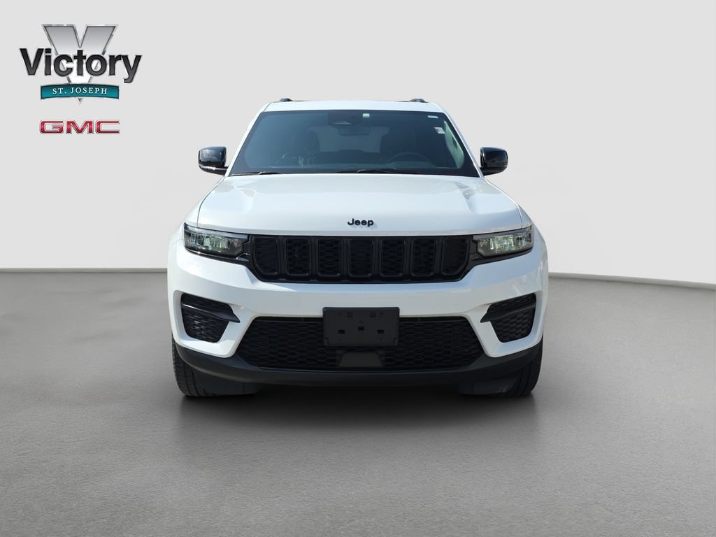 Used 2024 Jeep Grand Cherokee Altitude with VIN 1C4RJHAG3RC162652 for sale in Kansas City