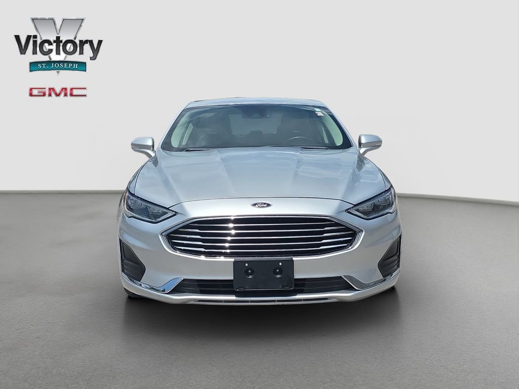 Used 2019 Silver Ford SEL image 2