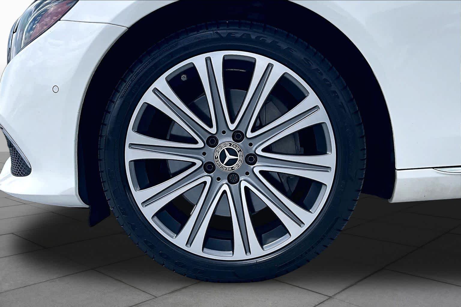 Used 2020 designo Diamond White Metallic Mercedes-Benz E 350 image 10