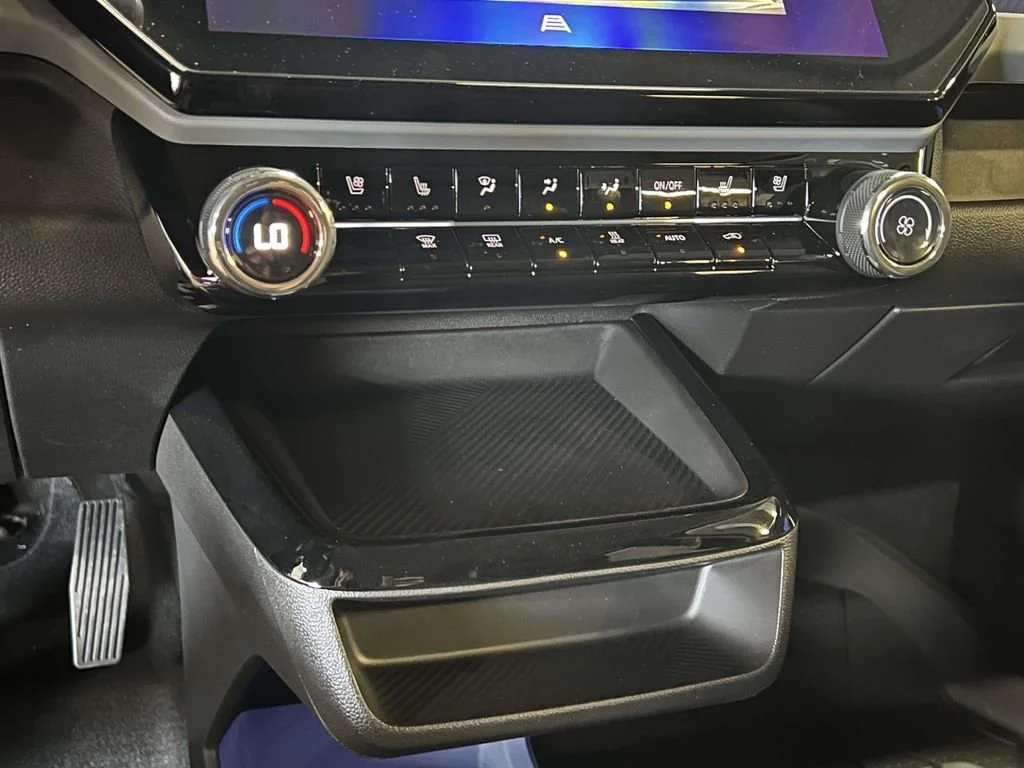 2027 Chevrolet Bolt RS - Photo 16