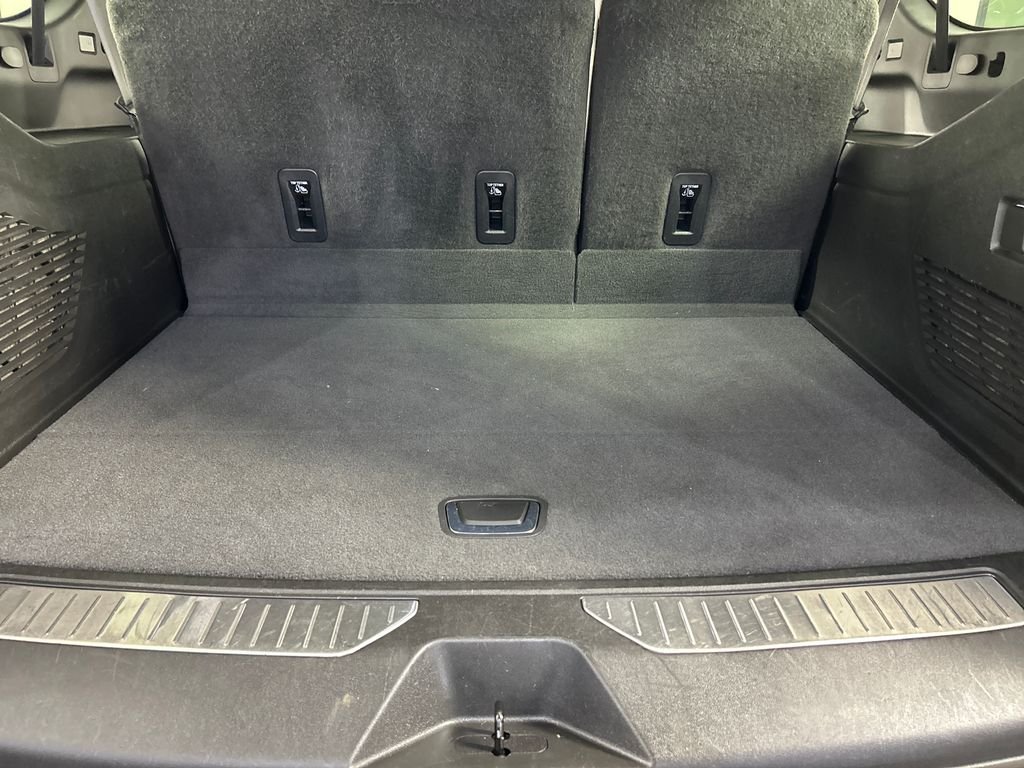 Used 2024 White Chevrolet Premier image 21