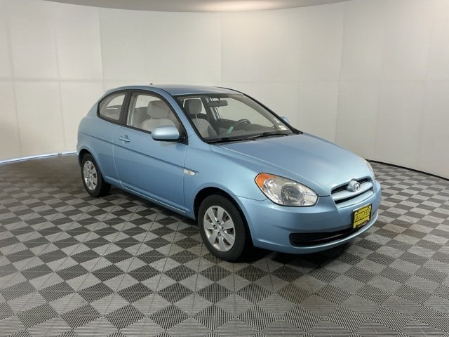 2010 Hyundai Accent GS photo 3