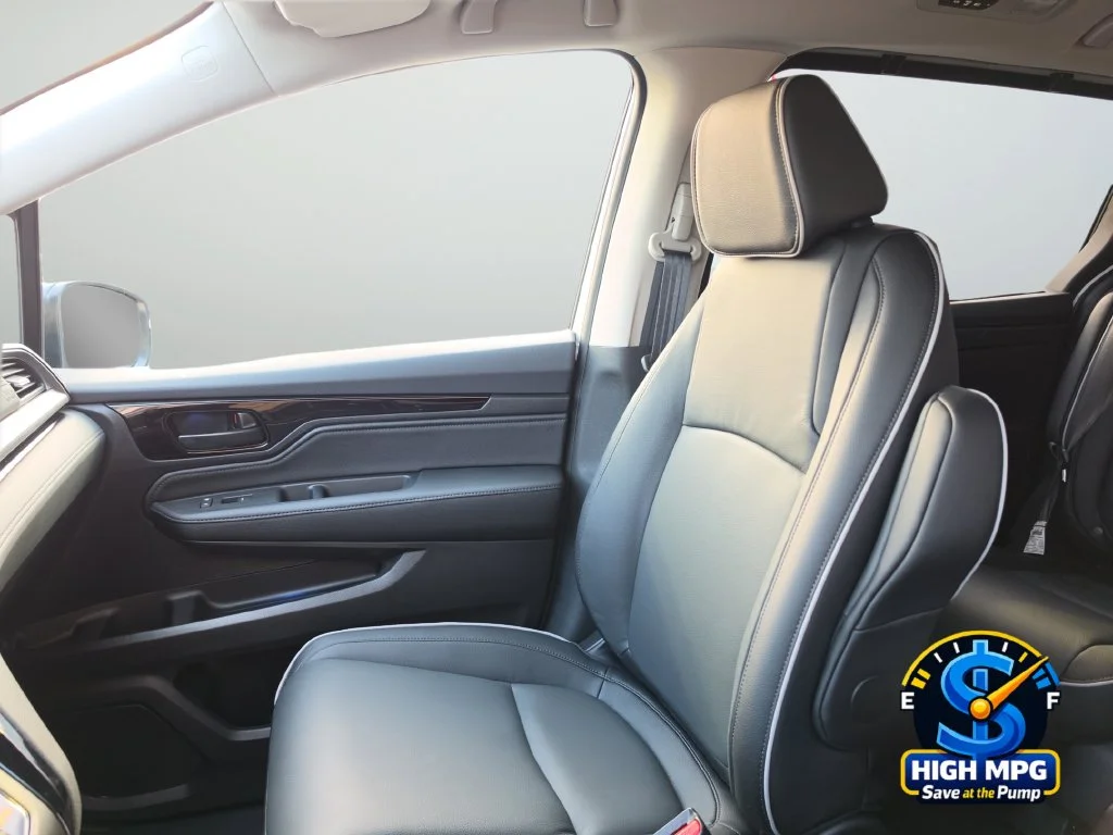 New 2027 Platinum White Pearl Honda Touring image 16