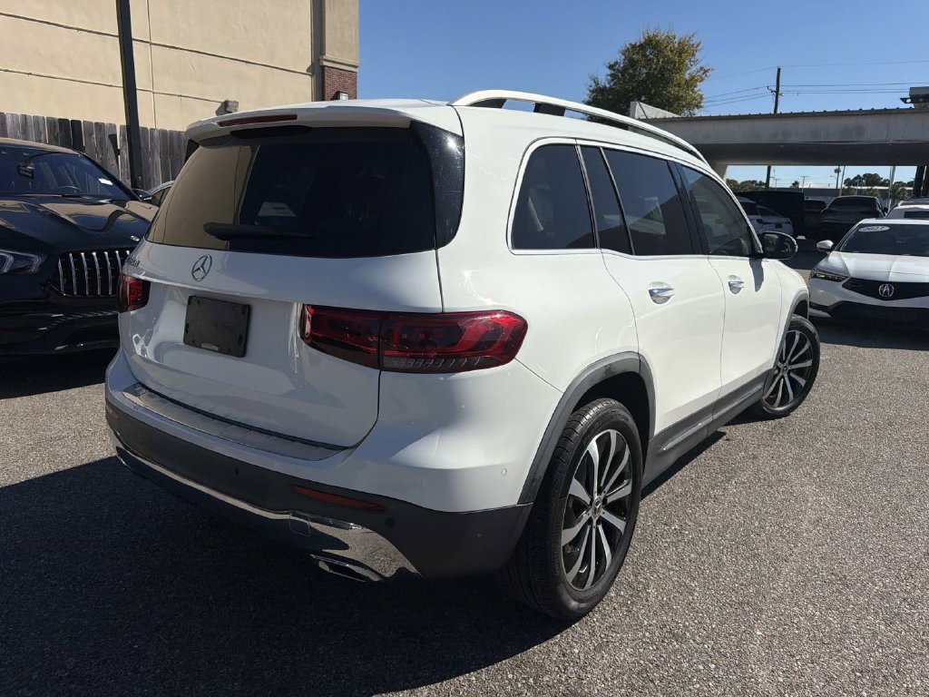 Used 2023  Mercedes-Benz GLB 250 image 7