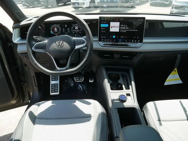 New 2026 Green Volkswagen 2.0T SE R-Line Black image 9