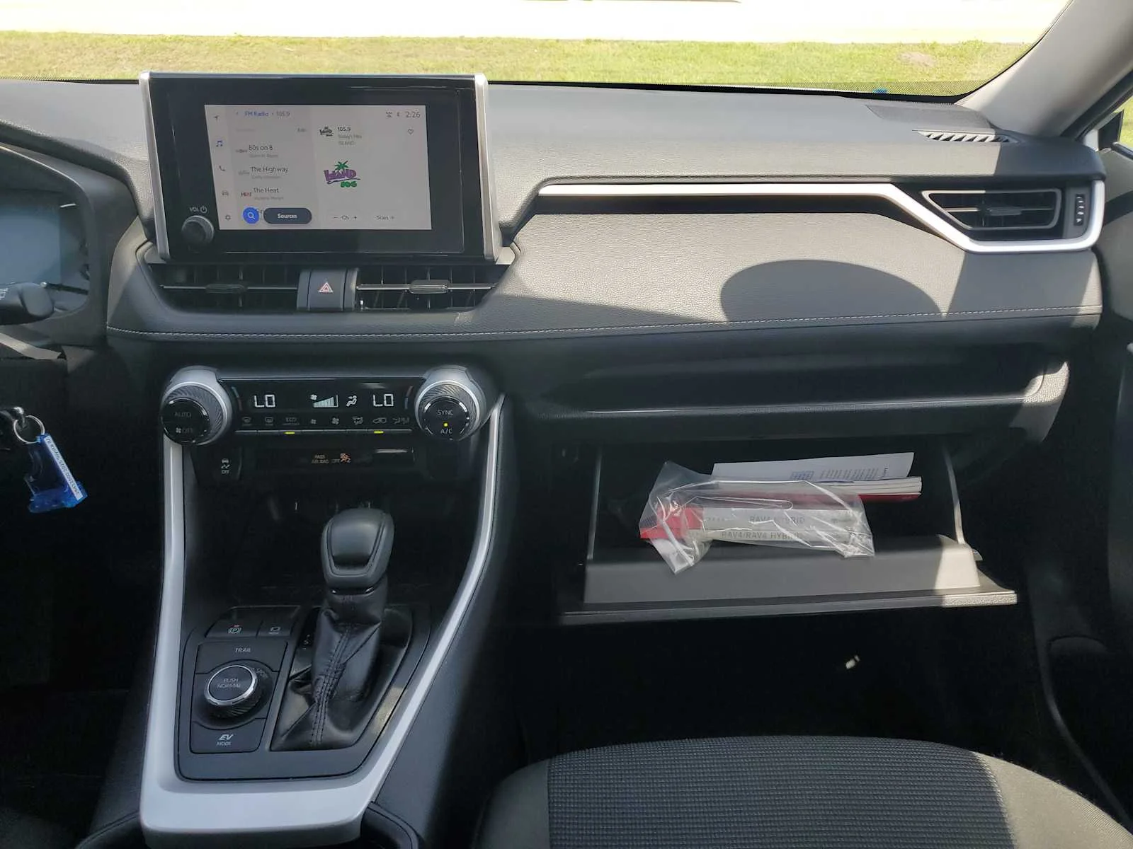 Used 2025 White Toyota Hybrid LE image 19