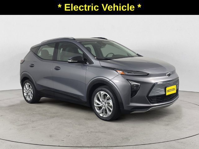 Used 2023 GRAY GHOST METALLIC Chevrolet LT image 3