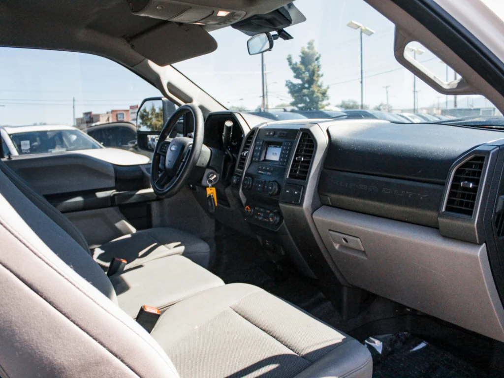 Used 2020 Oxford White Ford XL image 26