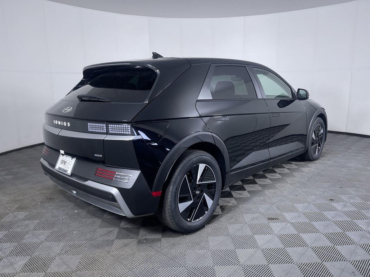 New 2026 Abyss Black Hyundai SEL image 5