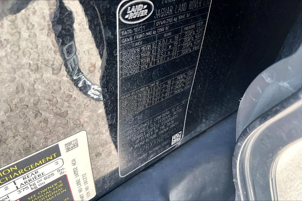 Used 2022 Black Land Rover S image 32