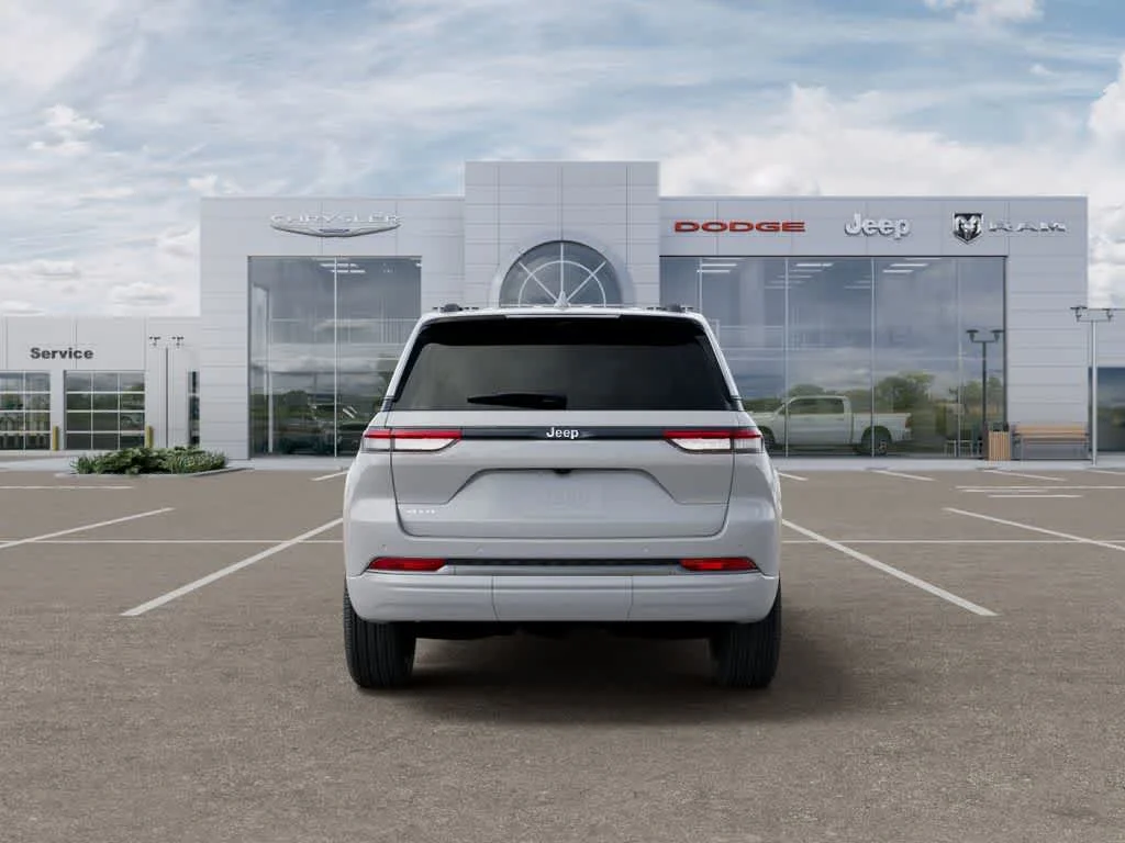 New 2026 Bright White Clear-Coat Exterior Paint Jeep Limited Reserve image 7