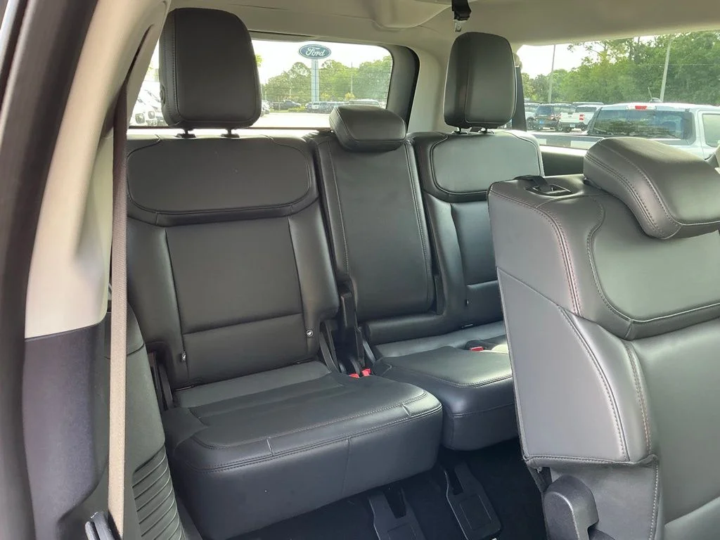 Used 2025 Black Ford Active image 17